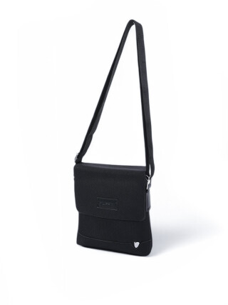 825-1 black, 3, <strong>210</strong>